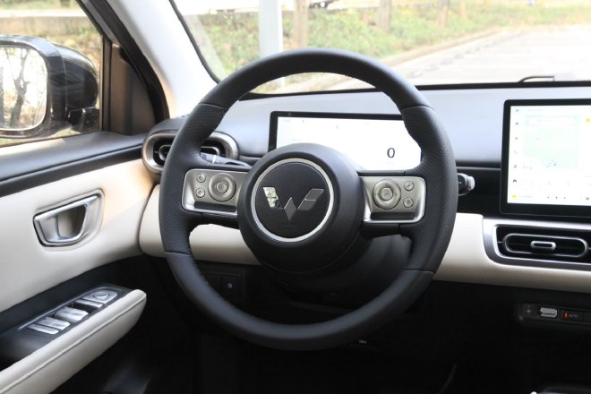 The space is large enough, and the endurance is stable. Comprehensive test drive Wuling Binguo PLUS.