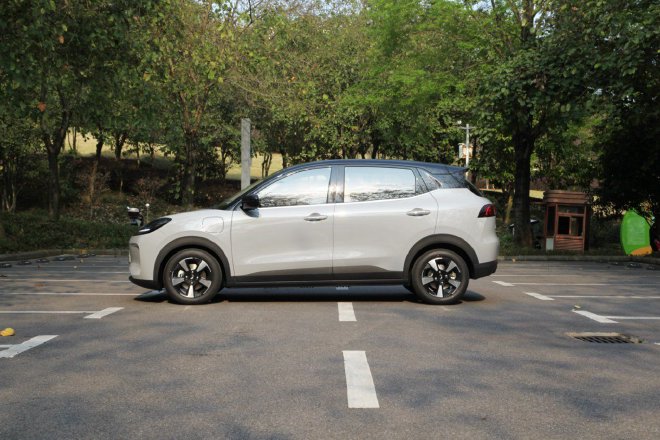The space is large enough, and the endurance is stable. Comprehensive test drive Wuling Binguo PLUS.
