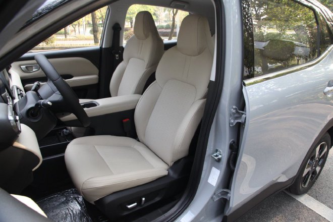 The space is large enough, and the endurance is stable. Comprehensive test drive Wuling Binguo PLUS.